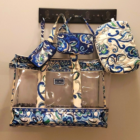 Vera Bradley Handbags - Vera Bradley Beach Bag & Accessories